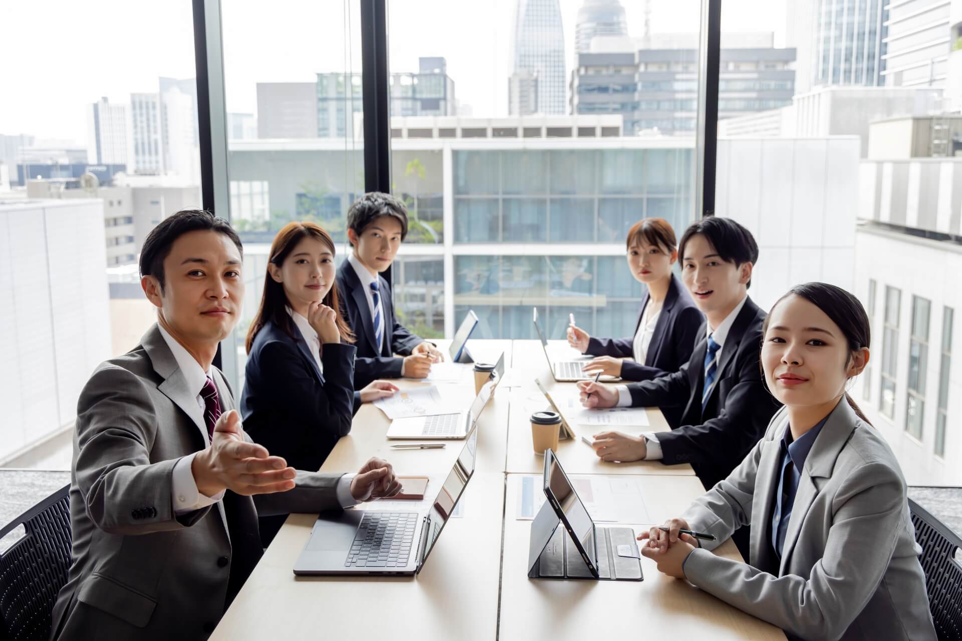 顧問税理士ではカバーしきれない領域を補完する専門支援