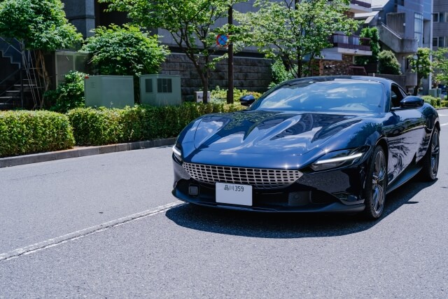 フェラーリの維持費負担を軽減するカーシェア活用術